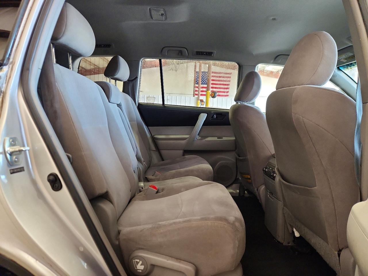 2013 TOYOTA HIGHLANDER BASE photo 21