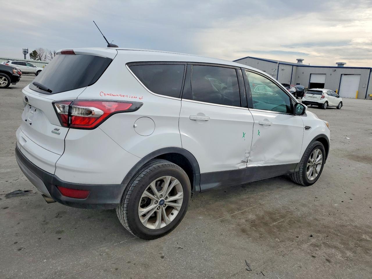 2017 FORD ESCAPE SE photo 3