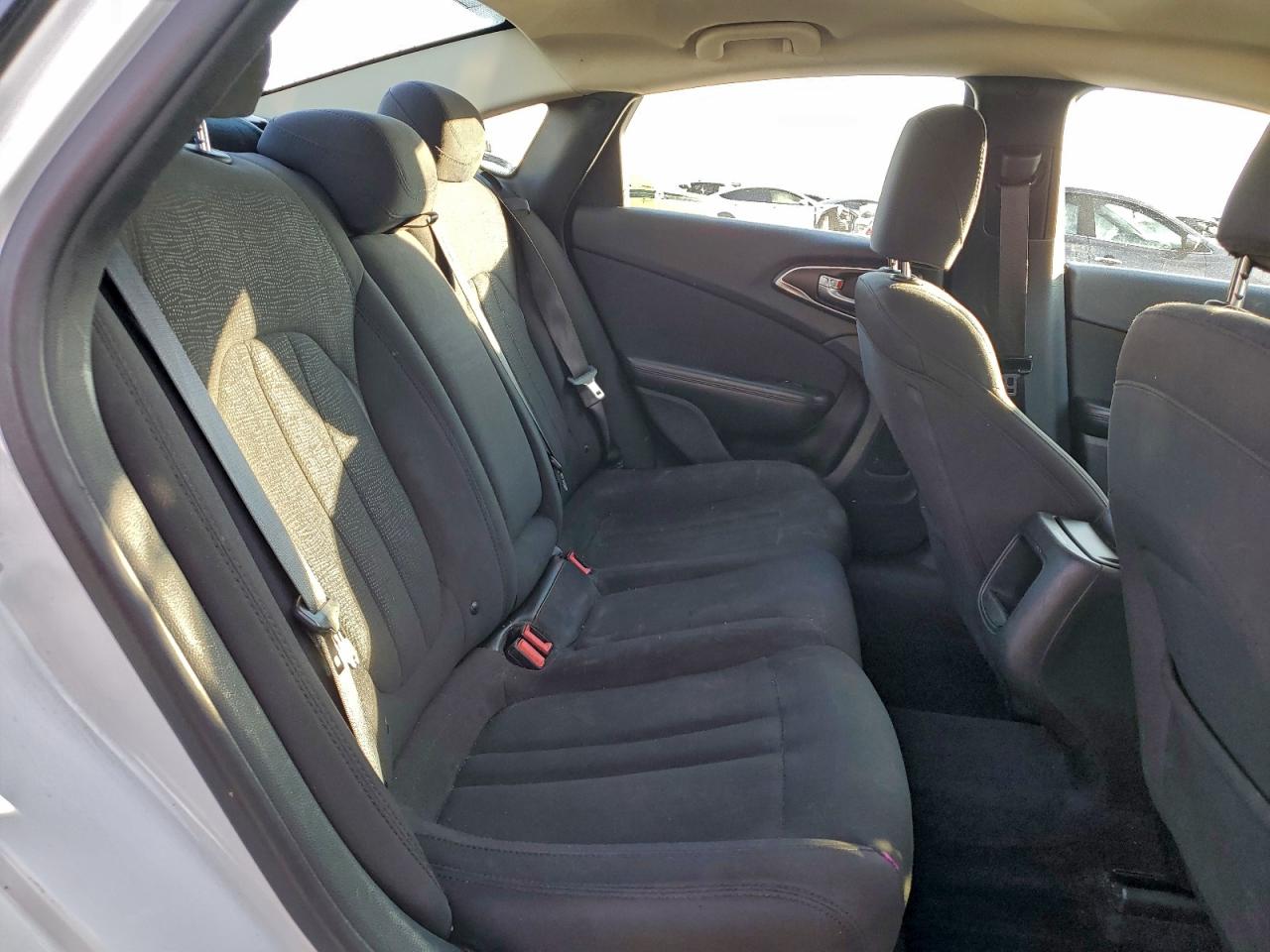 2015 CHRYSLER 200 LIMITED photo 10