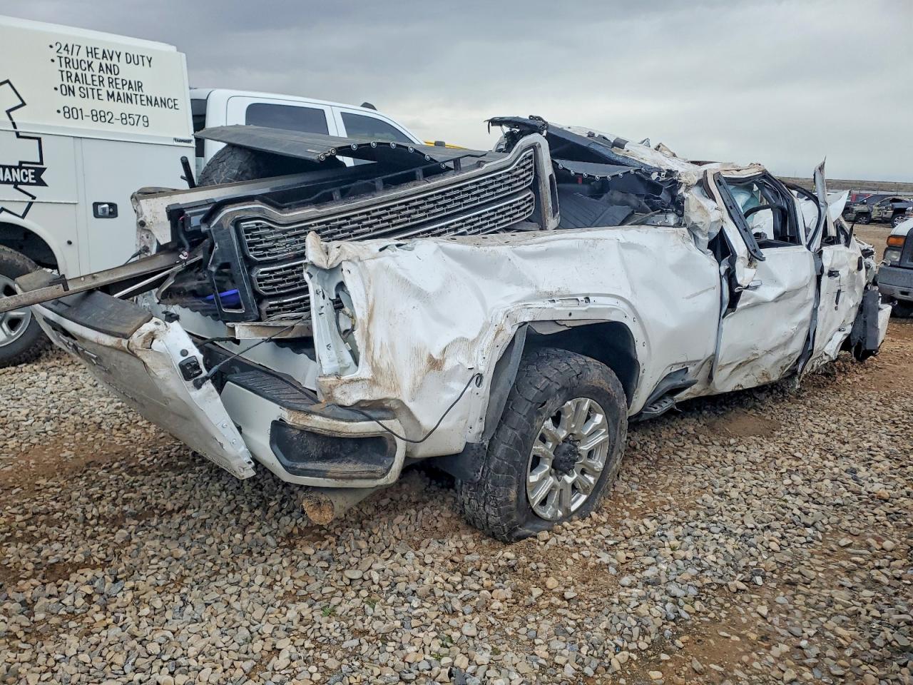2020 GMC SIERRA K2500 DENALI photo 3