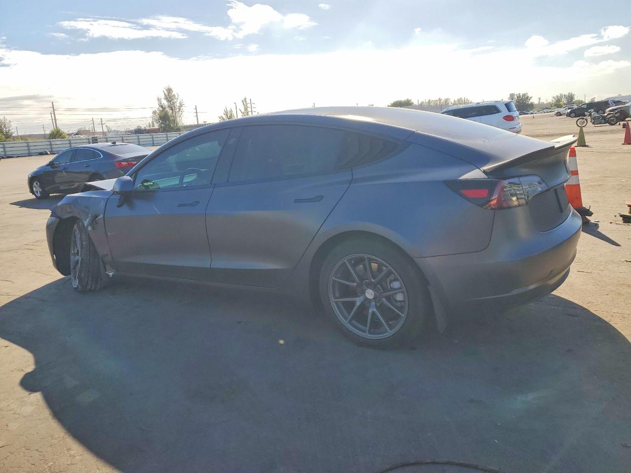 2022 TESLA MODEL 3 photo 3