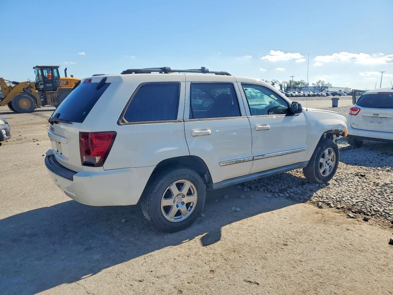 2010 JEEP GRAND CHEROKEE LAREDO photo 3