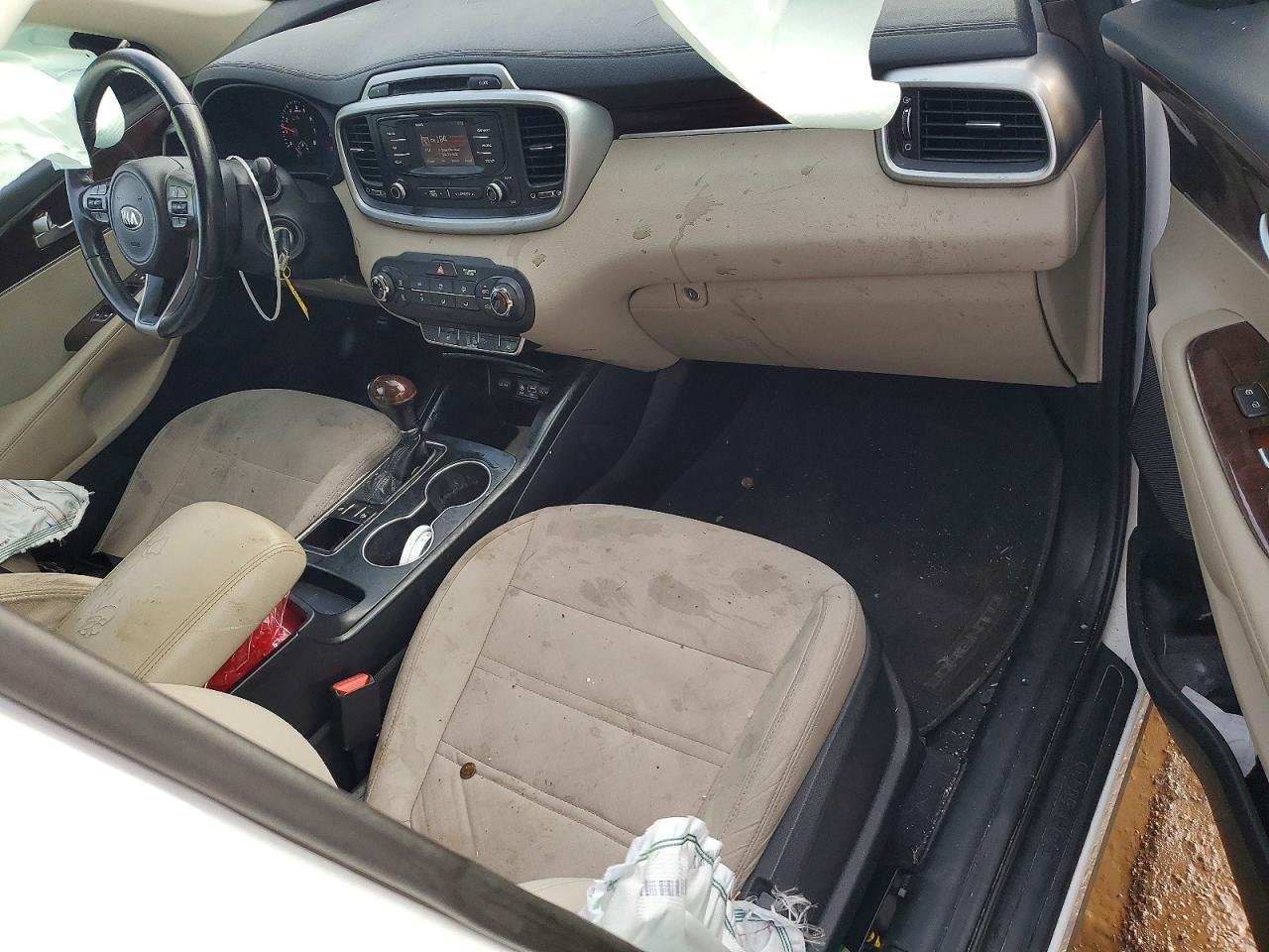 2016 KIA SORENTO LX photo 8