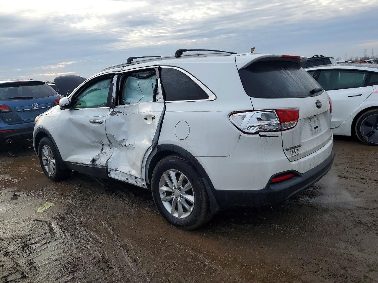 2016 KIA SORENTO LX photo 2