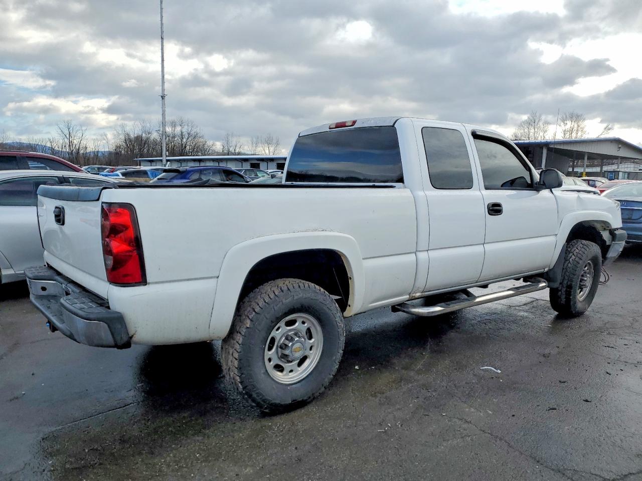 2004 CHEVROLET SILVERADO K2500 photo 3