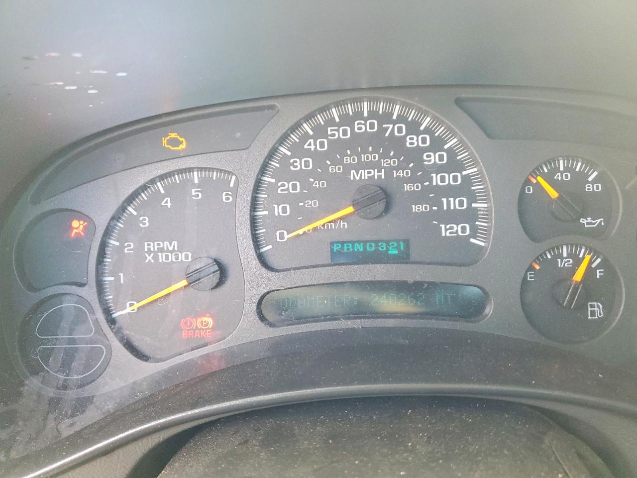 2004 CHEVROLET SILVERADO K2500 photo 9