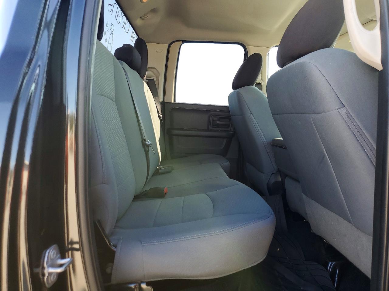 2017 RAM 1500 ST photo 10