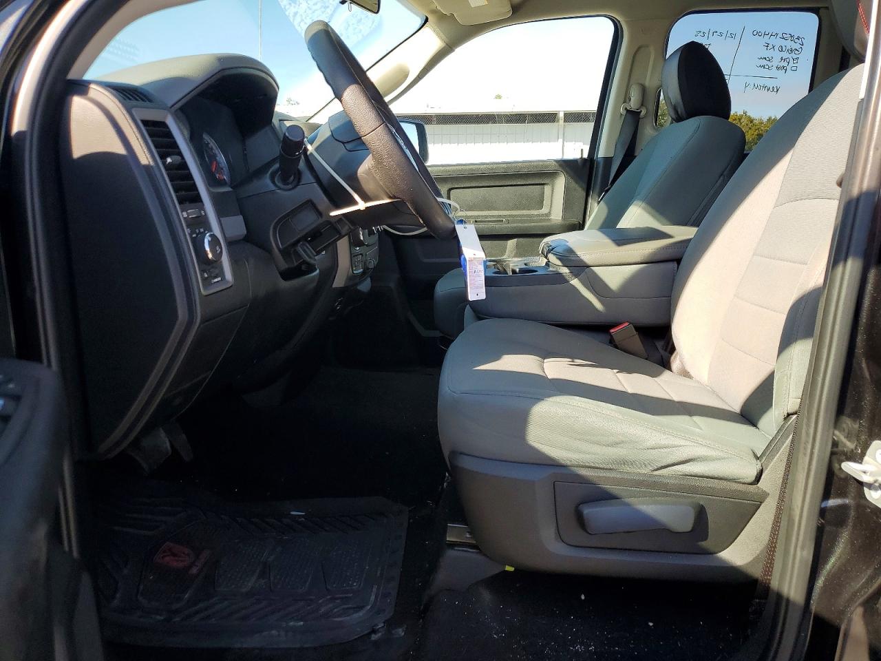 2017 RAM 1500 ST photo 7