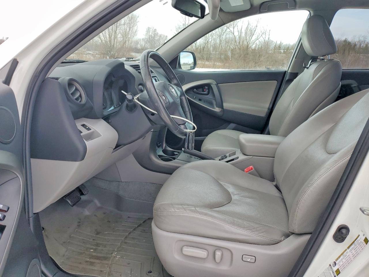 2011 TOYOTA RAV4 LIMITED photo 13
