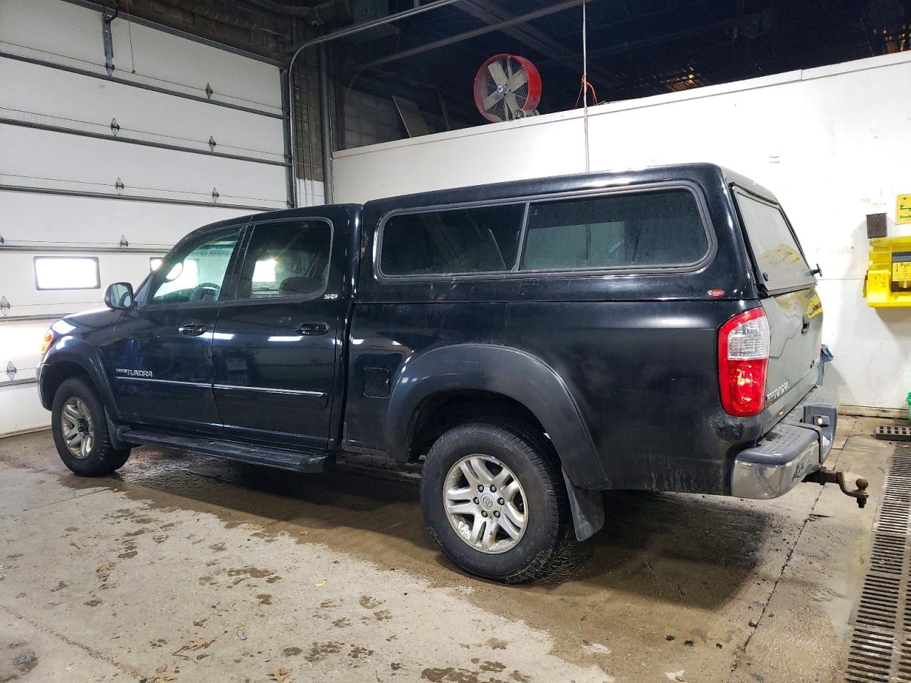 2004 TOYOTA TUNDRA DOUBLE CAB SR5 photo 2