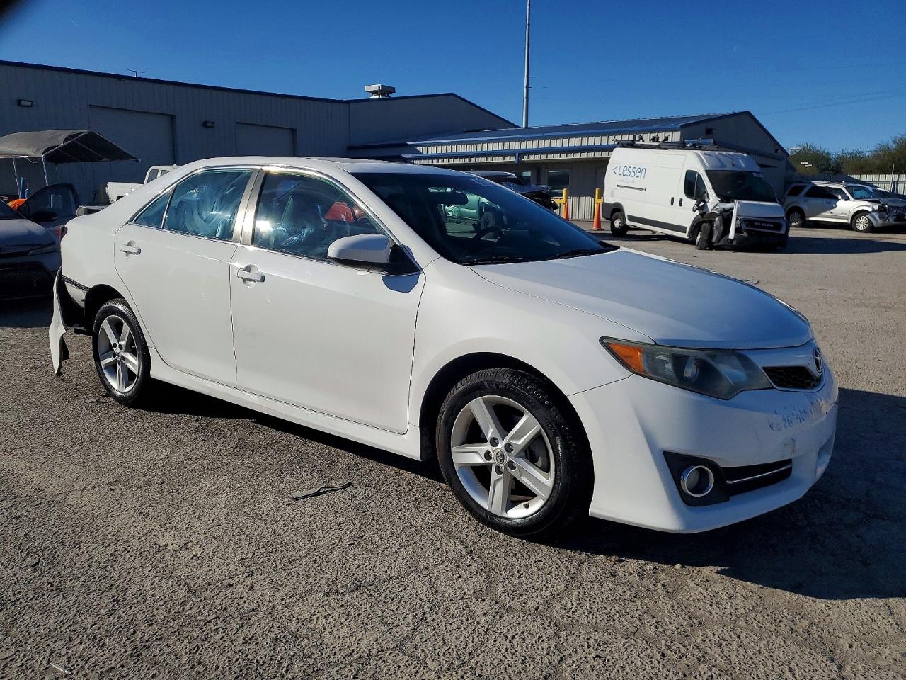 2012 TOYOTA CAMRY BASE photo 4