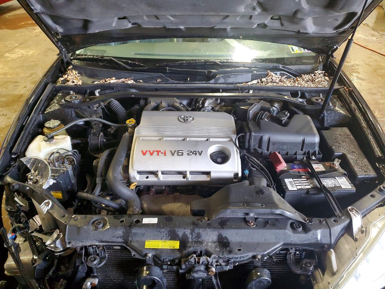 2004 TOYOTA CAMRY LE photo 11