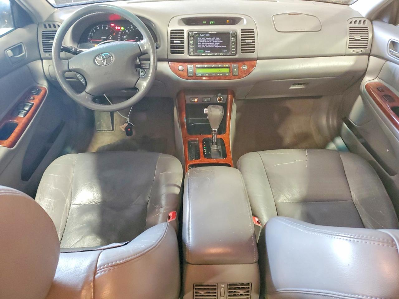2004 TOYOTA CAMRY LE photo 8