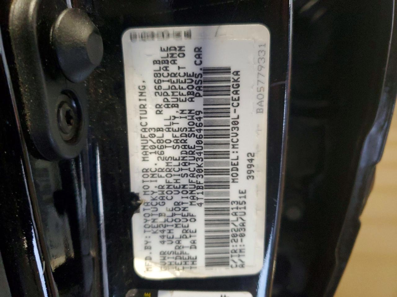 2004 TOYOTA CAMRY LE photo 12