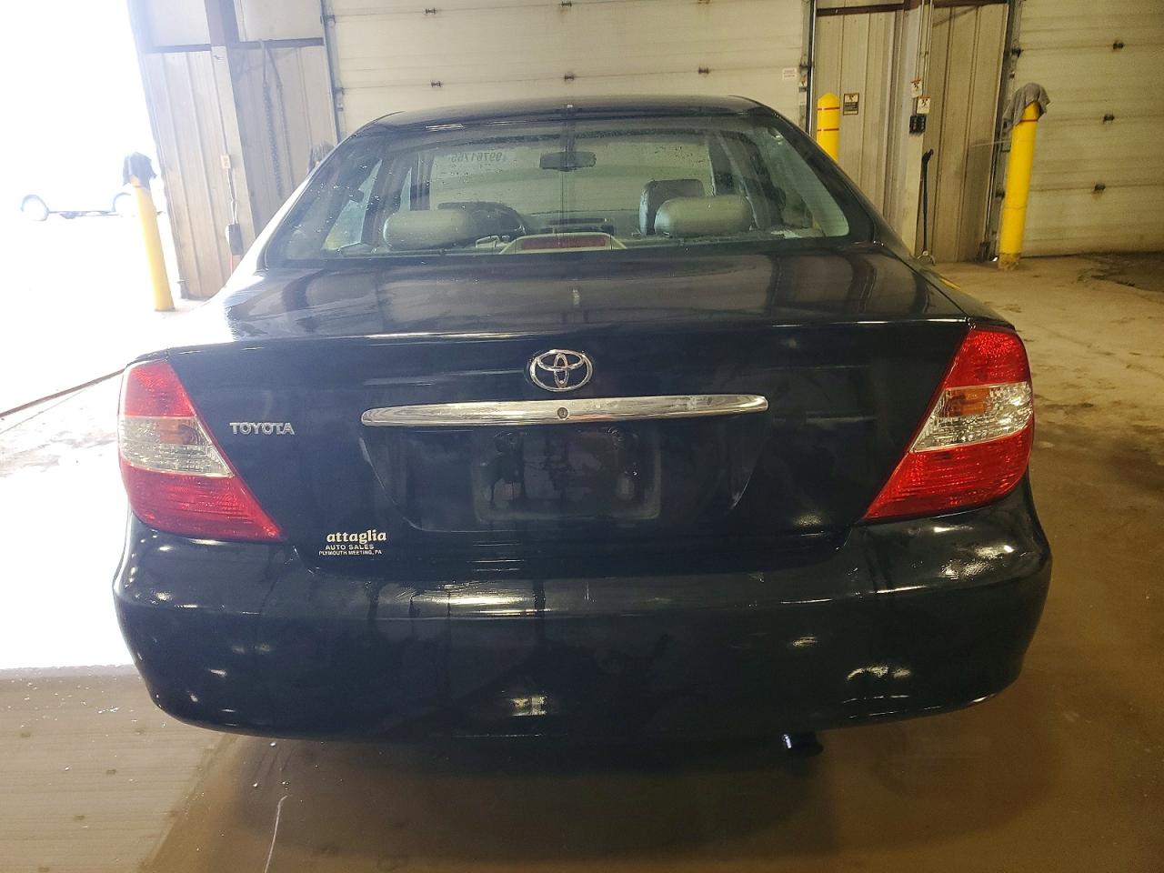 2004 TOYOTA CAMRY LE photo 6