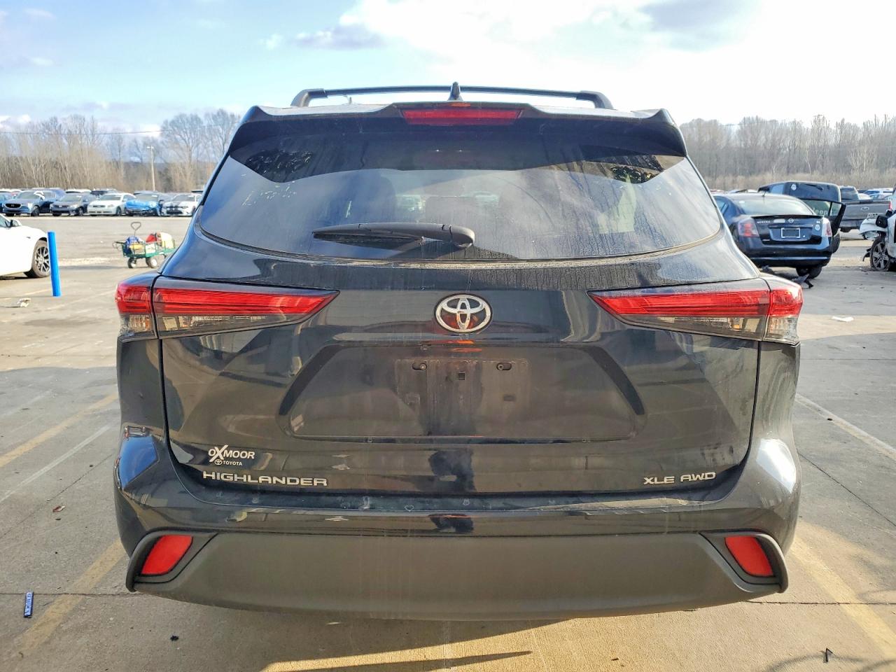 2021 TOYOTA HIGHLANDER XLE photo 11