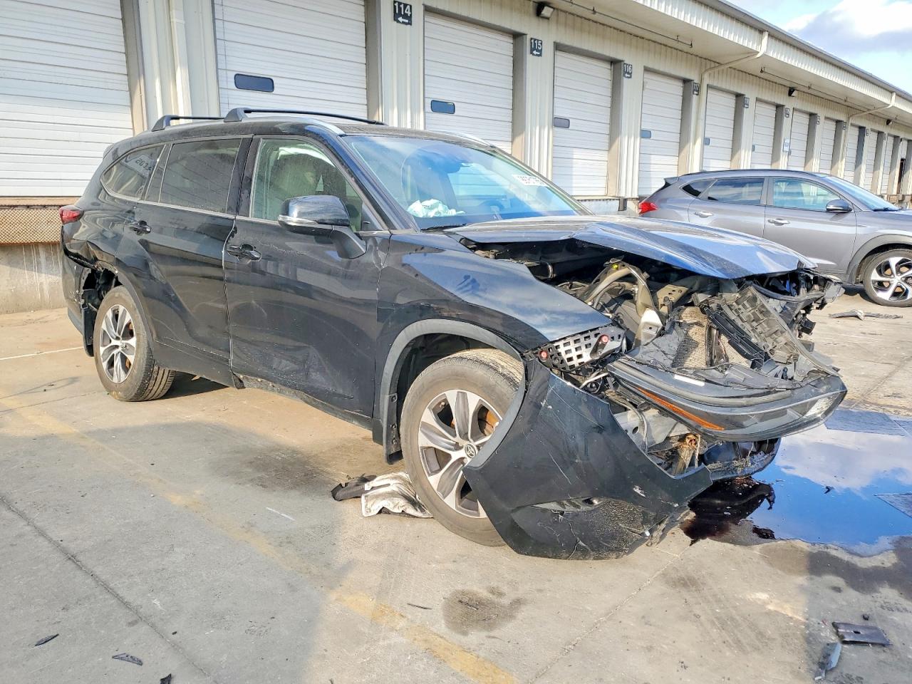2021 TOYOTA HIGHLANDER XLE photo 7