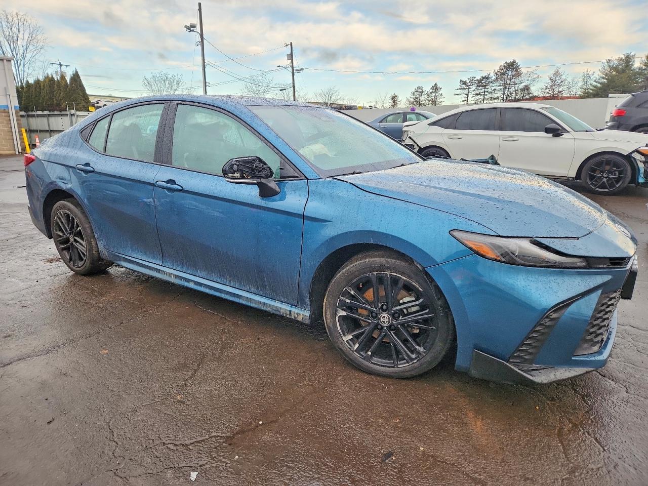 2025 TOYOTA CAMRY XSE photo 4