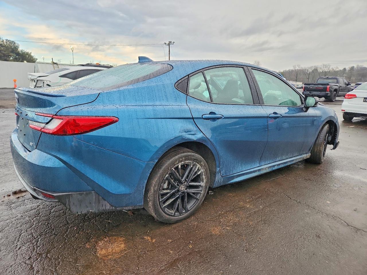 2025 TOYOTA CAMRY XSE photo 3