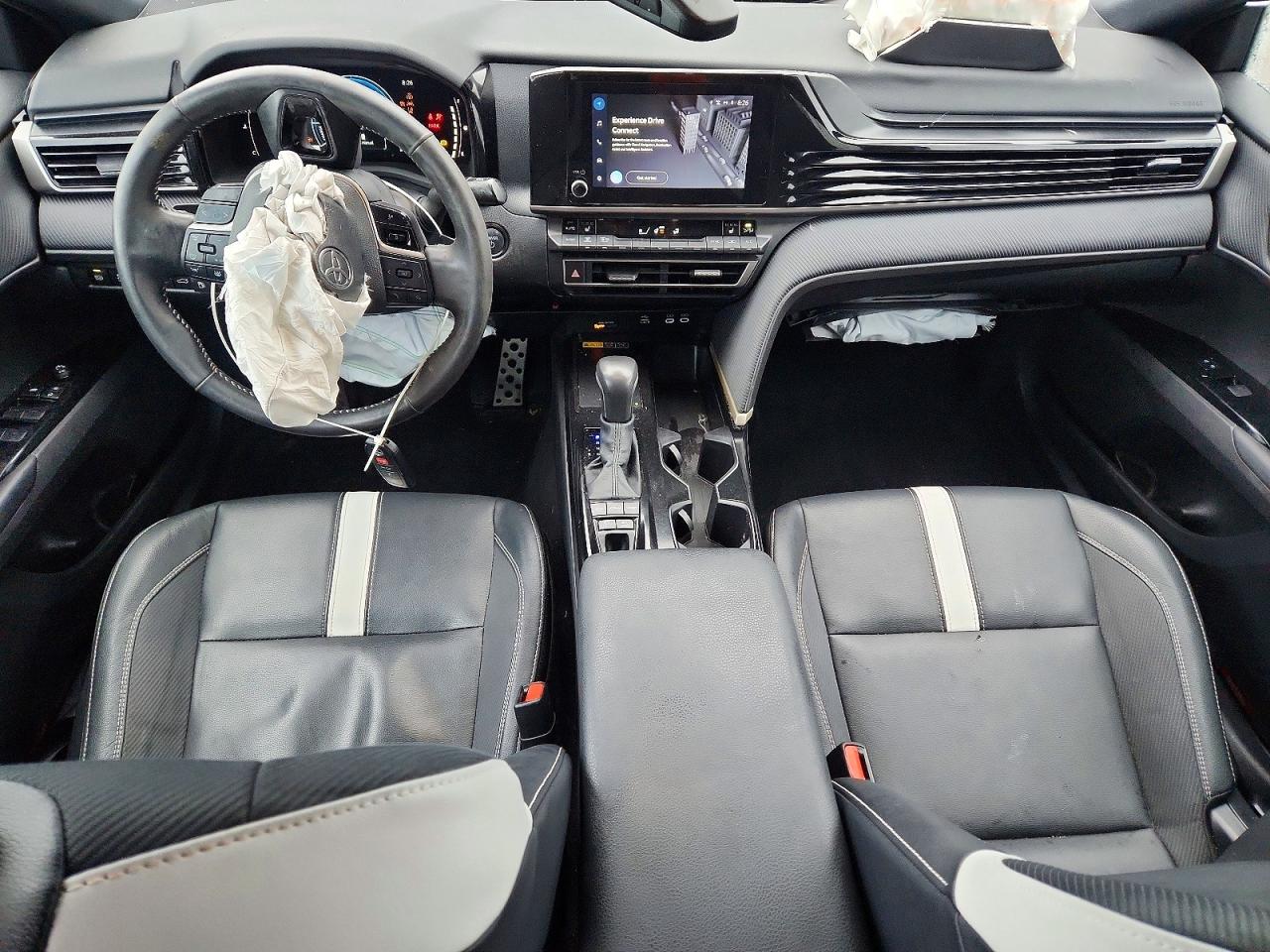 2025 TOYOTA CAMRY XSE photo 8