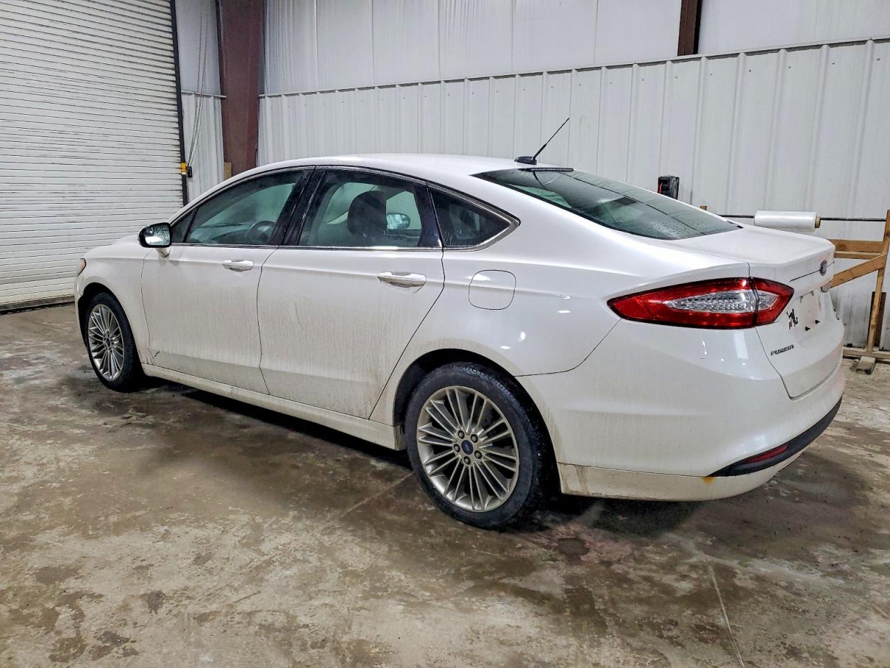 2014 FORD FUSION SE photo 2