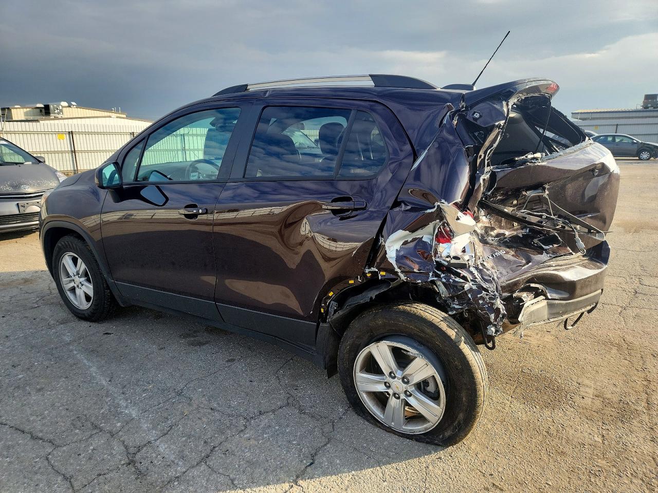 2022 CHEVROLET TRAX 1LT photo 2