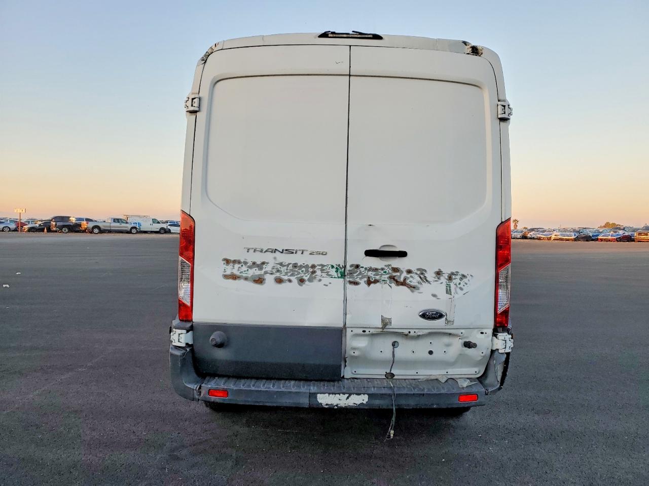 2016 FORD TRANSIT T-250 photo 6