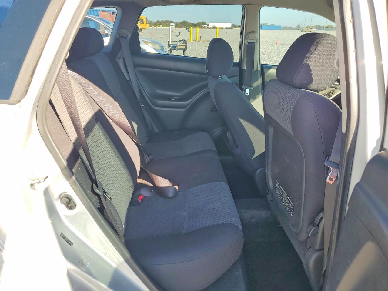 2005 TOYOTA COROLLA MATRIX XR photo 10
