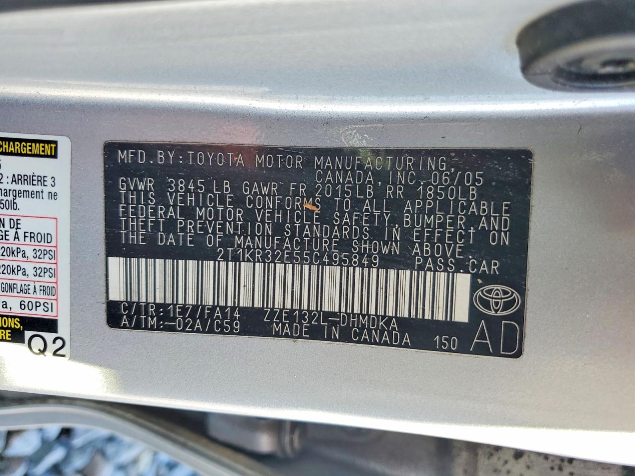 2005 TOYOTA COROLLA MATRIX XR photo 12