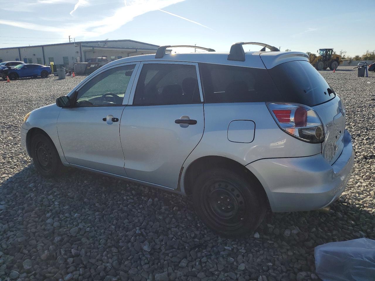 2005 TOYOTA COROLLA MATRIX XR photo 2