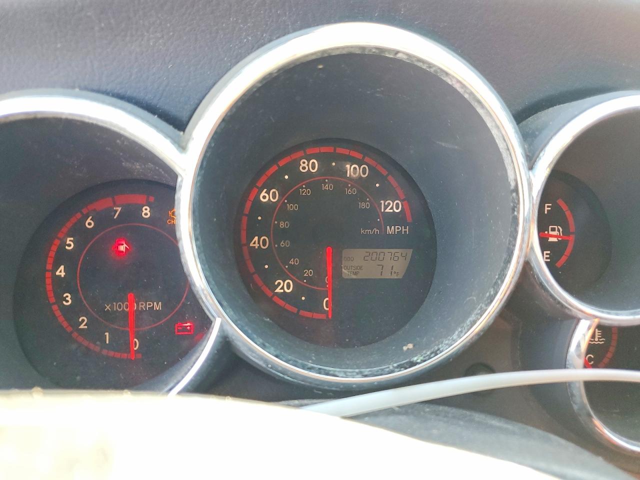 2005 TOYOTA COROLLA MATRIX XR photo 9