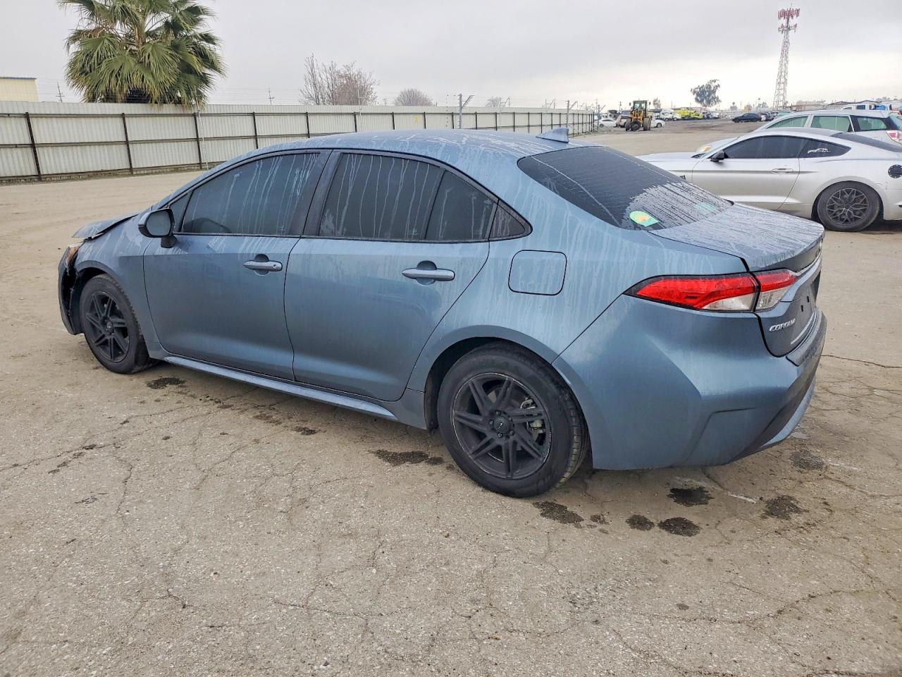 2021 TOYOTA COROLLA LE photo 2