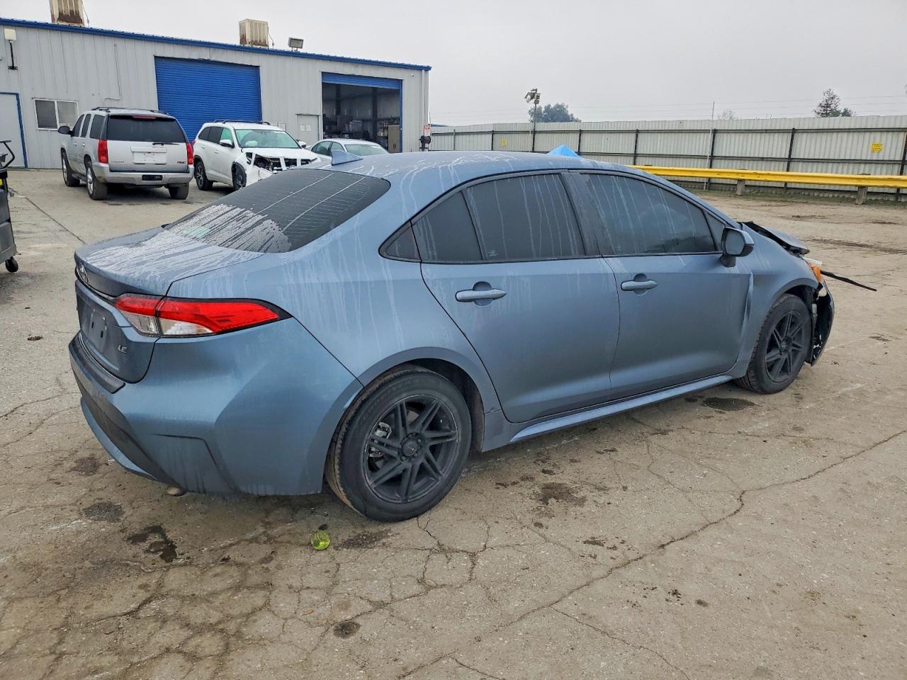 2021 TOYOTA COROLLA LE photo 3