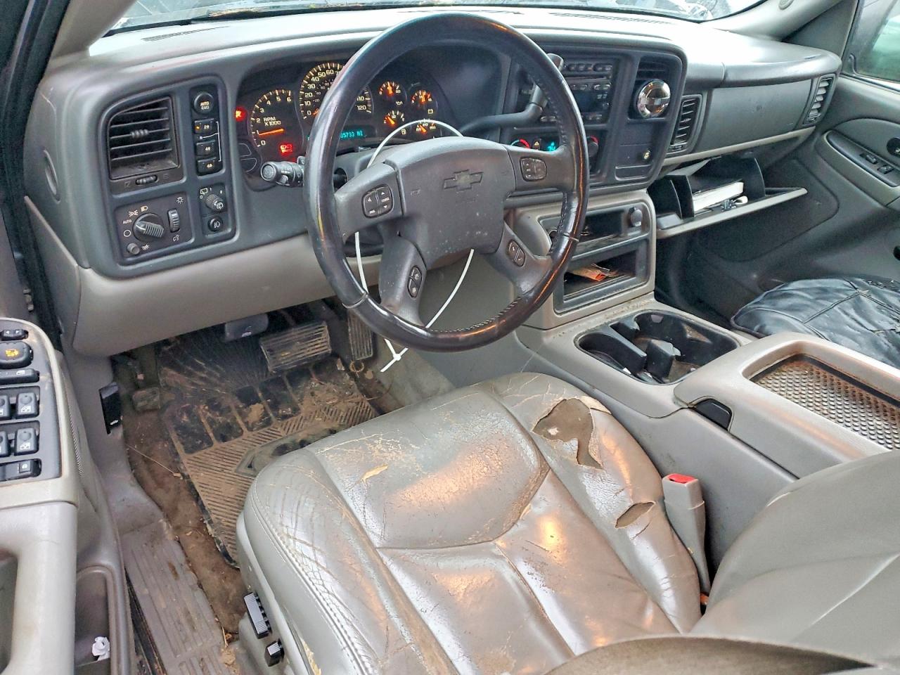 2005 CHEVROLET SUBURBAN K1500 photo 8