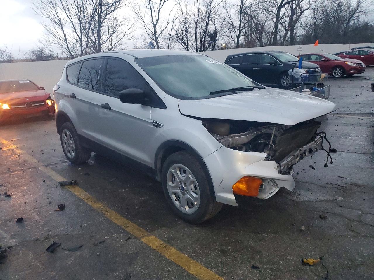 2017 FORD ESCAPE S photo 4