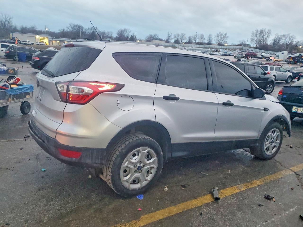 2017 FORD ESCAPE S photo 3