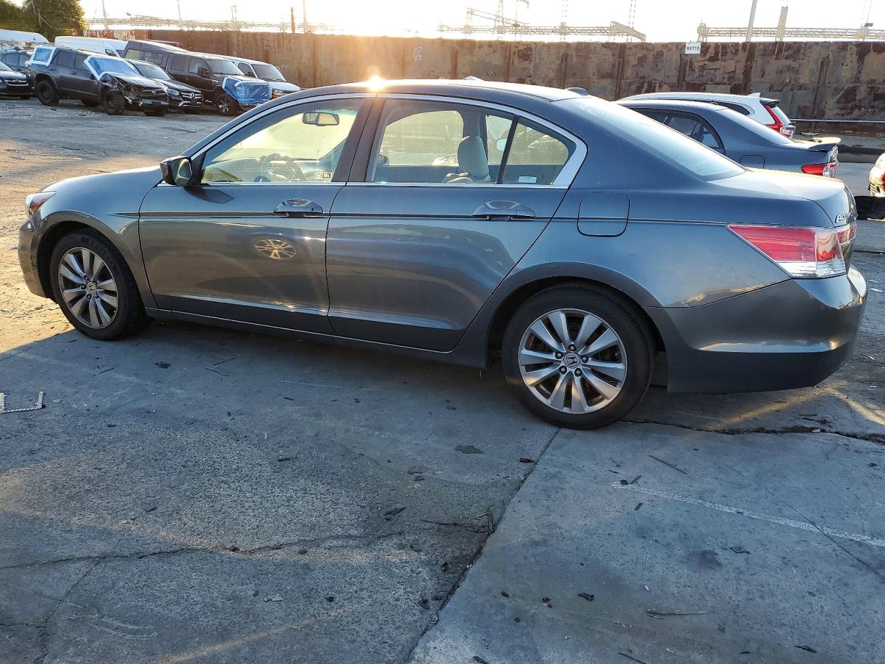 2012 HONDA ACCORD EXL photo 2