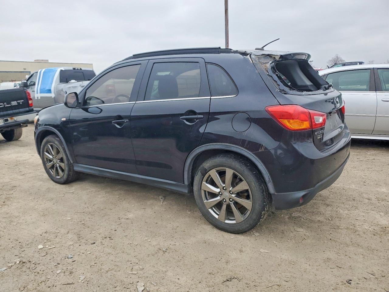 2013 MITSUBISHI OUTLANDER SPORT LE photo 3
