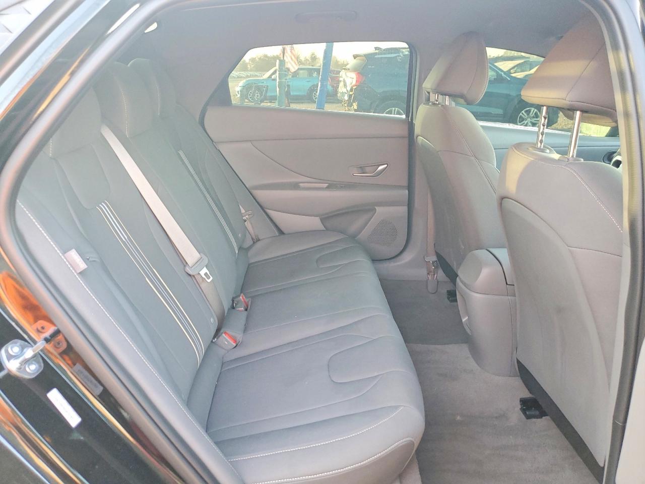2025 HYUNDAI ELANTRA photo 10