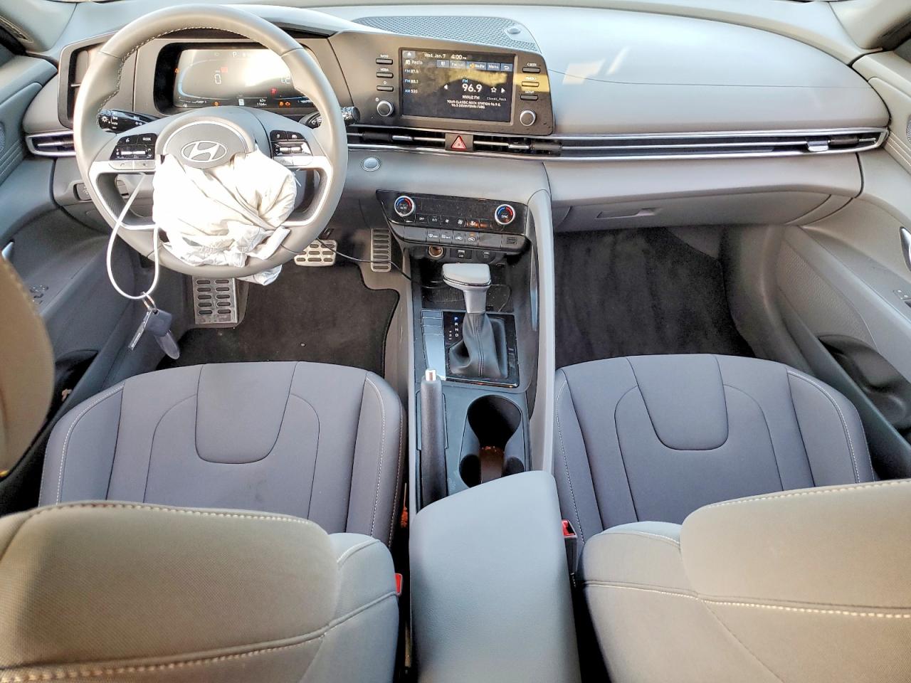 2025 HYUNDAI ELANTRA photo 8