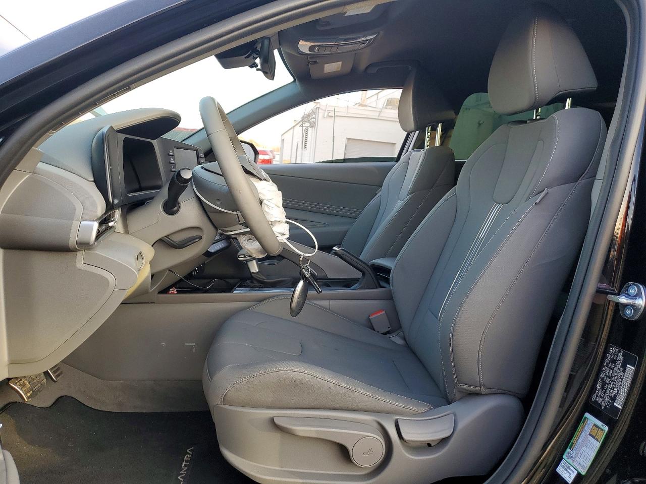 2025 HYUNDAI ELANTRA photo 7