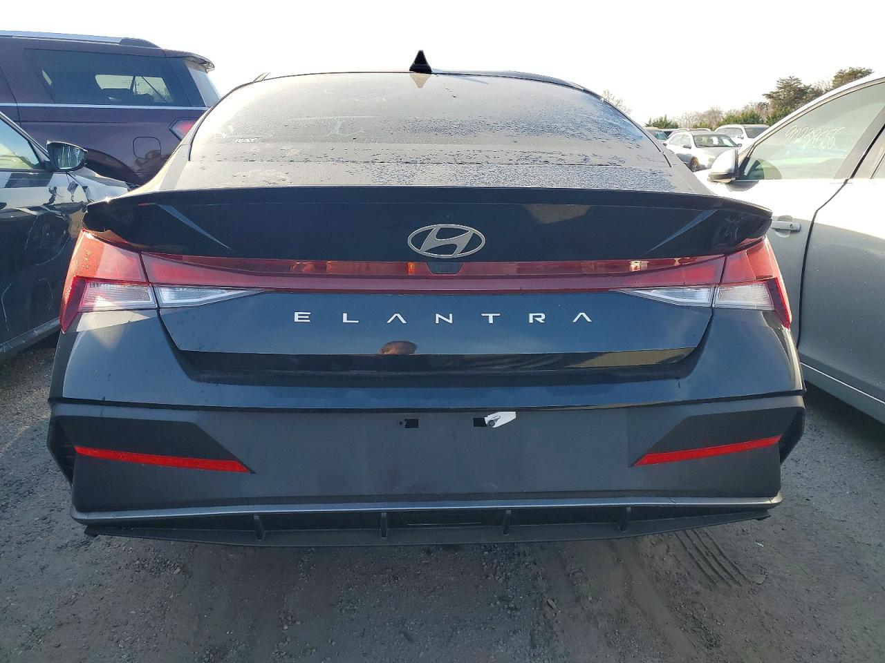 2025 HYUNDAI ELANTRA photo 6
