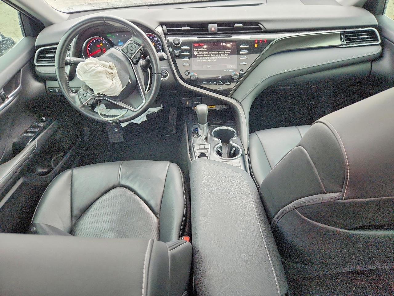 2019 TOYOTA CAMRY XSE photo 8