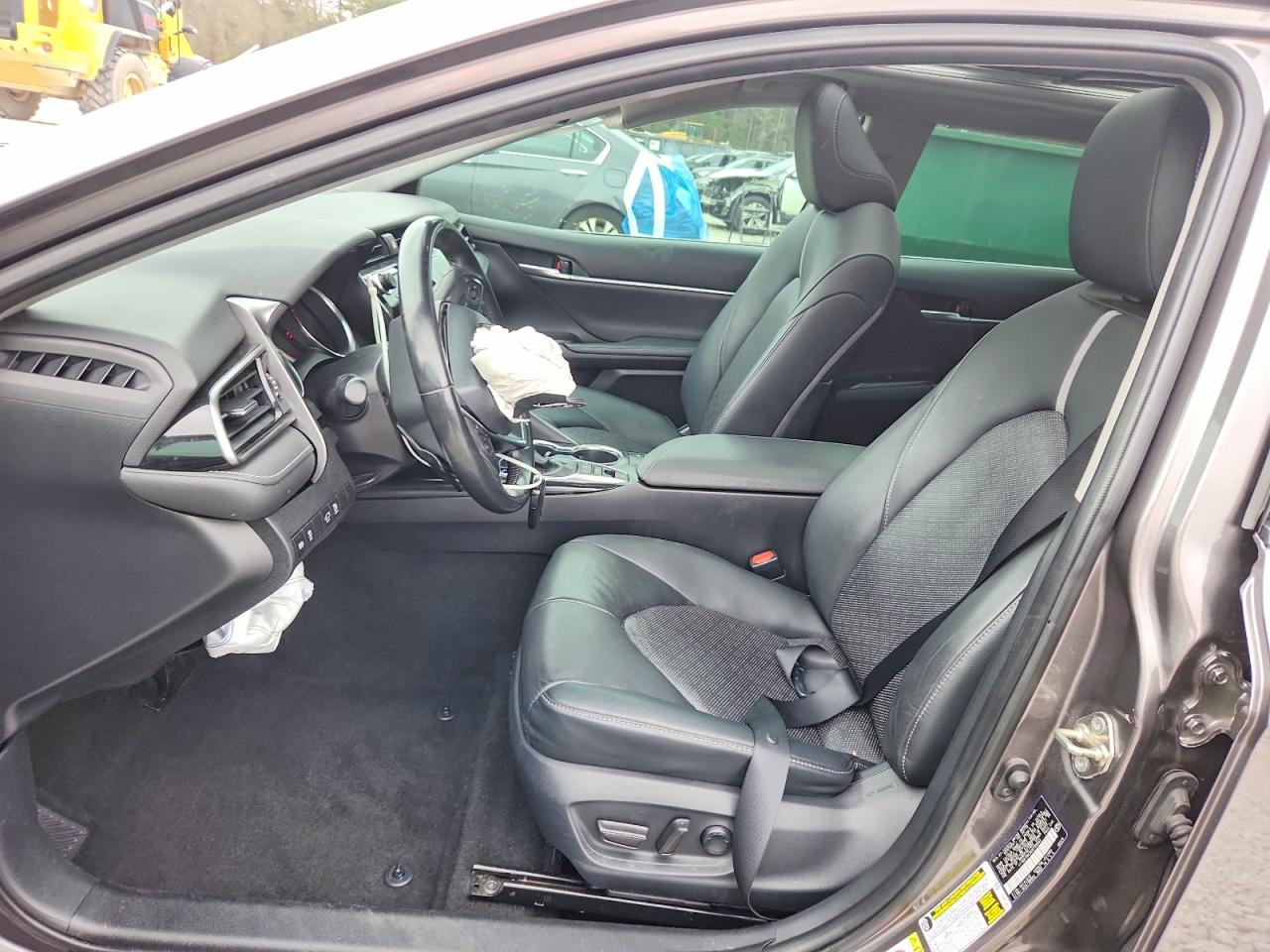 2019 TOYOTA CAMRY XSE photo 7