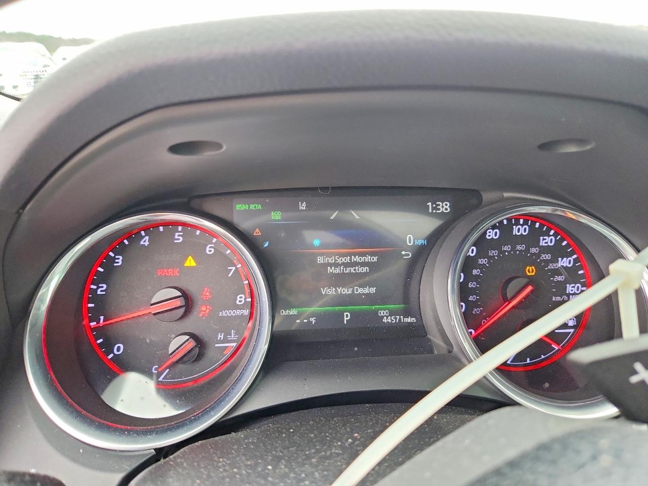 2019 TOYOTA CAMRY XSE photo 9