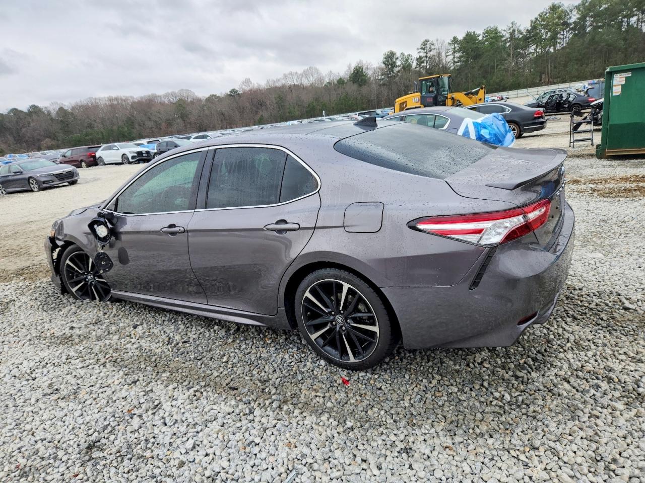 2019 TOYOTA CAMRY XSE photo 2