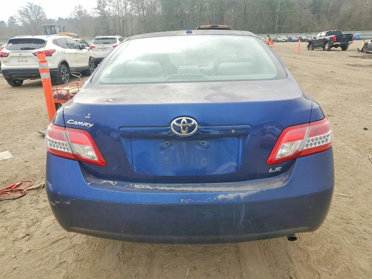 2011 TOYOTA CAMRY BASE photo 6