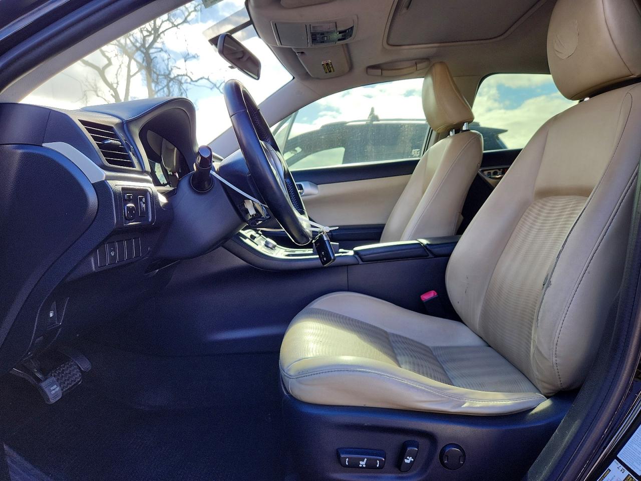 2013 LEXUS CT 200 photo 7
