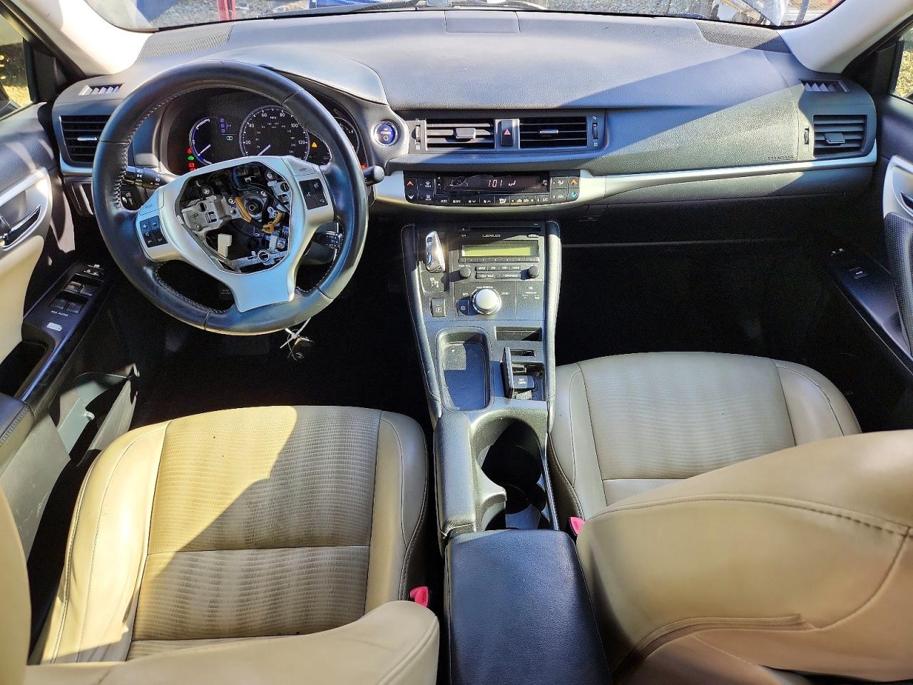 2013 LEXUS CT 200 photo 8