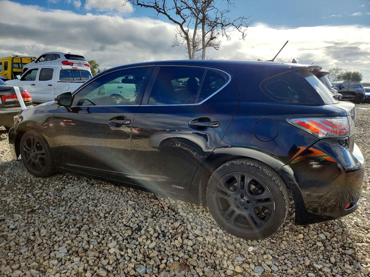 2013 LEXUS CT 200 photo 2